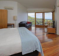 Chriss Beacon Point Restaurant  Villas - Queensland Tourism
