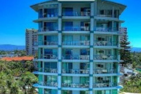 Emerald Sands Apartments - Queensland Tourism 1