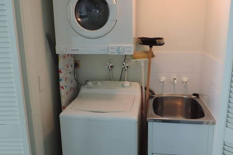 Emerald Sands Apartments - Queensland Tourism 7