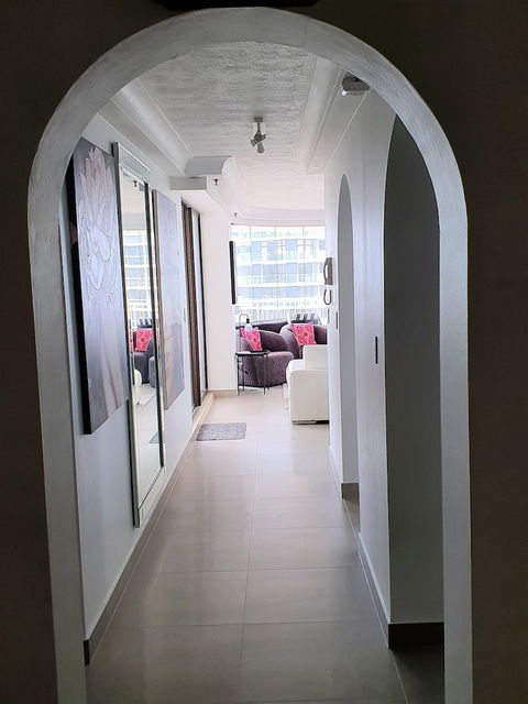 Aegean Apartments - Queensland Tourism 0