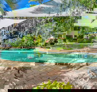 Beachfront Apartments on Trinity Beach - QLD Tourism