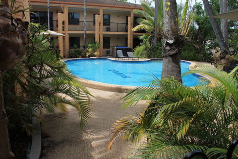 Oasis Inn Cairns - QLD Tourism 3