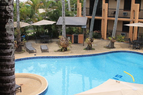 Oasis Inn Cairns - QLD Tourism 6
