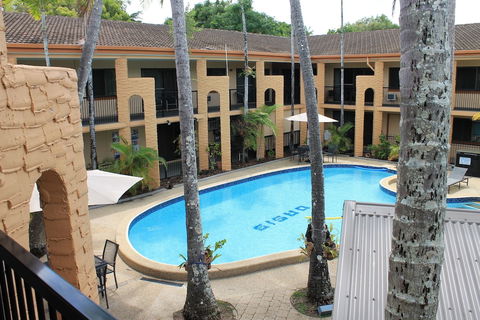 Oasis Inn Cairns - QLD Tourism 1
