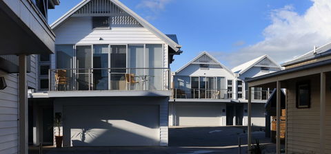 The Victoria - QLD Tourism 1