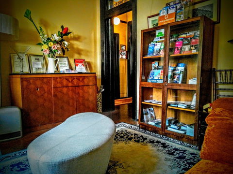 Sydney Harbour Bed & Breakfast - QLD Tourism 5