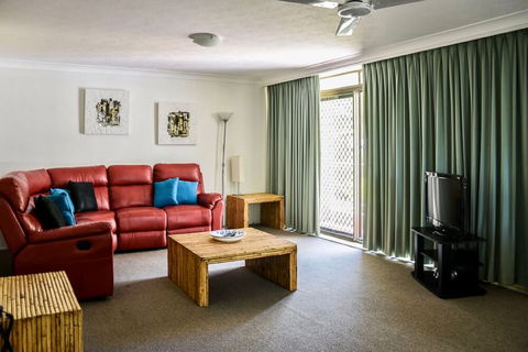 Copacabana Holiday Apartments - QLD Tourism 5