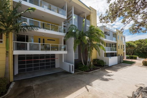 Seachange Coolum Beach - Queensland Tourism 1