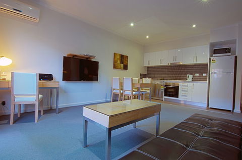 Brighton Serviced Apartments - Queensland Tourism 6