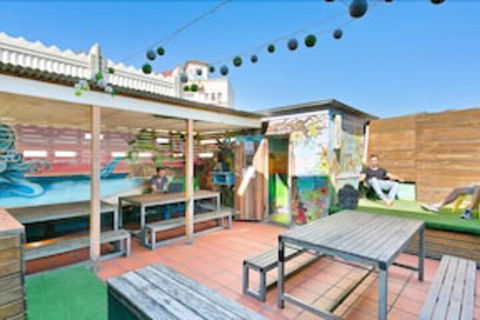 Funk House Backpackers - QLD Tourism 0
