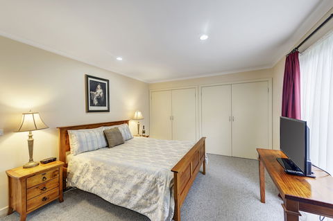 Bungunyah Apartments - Queensland Tourism 3