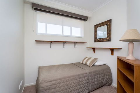 Kirra Beach Apartments - Queensland Tourism 6