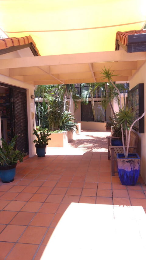 Chevron Palms Holiday Apartments - Queensland Tourism 2