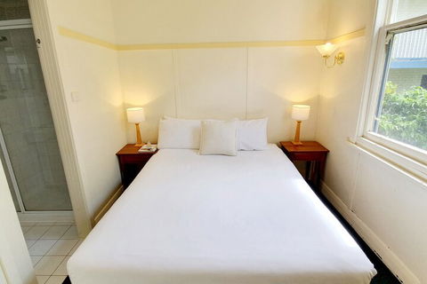 Point Lonsdale Guest House - QLD Tourism 7