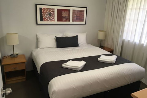 Oxley Court Serviced Apartments - QLD Tourism 7
