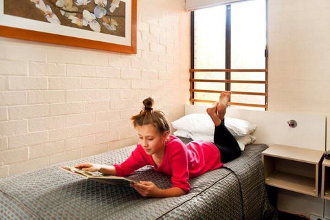 Oxley Court Serviced Apartments - QLD Tourism 5