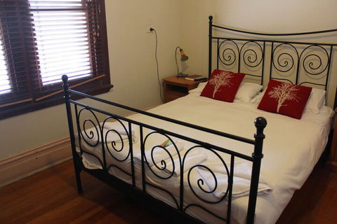Burwood Bed And Breakfast - Queensland Tourism 3