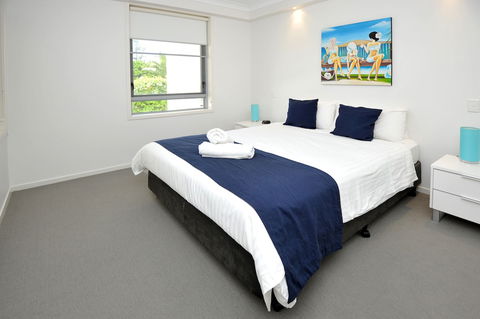 Pacific Marina Apartments - Queensland Tourism 6