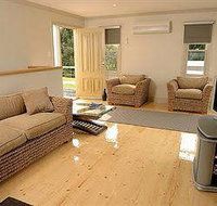 Ballarat Miners Cottages - Queensland Tourism