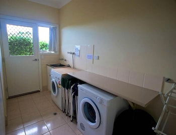 Searenity Holiday Accommodation - Queensland Tourism 6