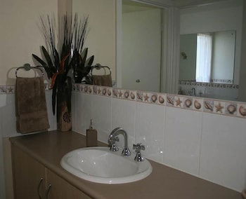 Searenity Holiday Accommodation - Queensland Tourism 5