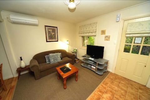 Riesling Trail & Clare Valley Cottages - QLD Tourism 3