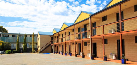Seaview Motel And Apartments - Queensland Tourism 2