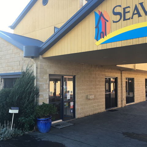 Seaview Motel And Apartments - Queensland Tourism 1