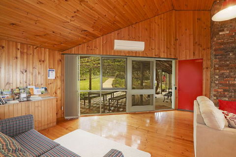 Wanawong Retreat - QLD Tourism 2