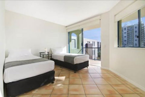 La Promenade - QLD Tourism 6