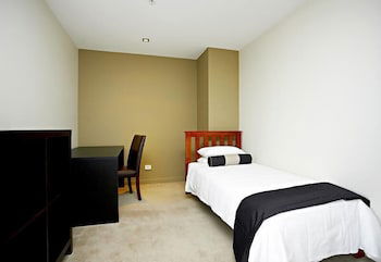 Astra Apartments - Docklands - Queensland Tourism 3