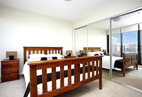 Astra Apartments - Docklands - Queensland Tourism 2