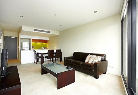 Astra Apartments - Docklands - Queensland Tourism 4
