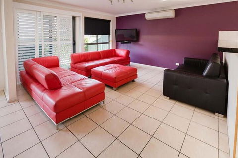 Bluegum Apartments - Queensland Tourism 1