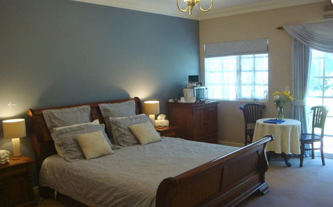 Lanterns Retreat - QLD Tourism 5