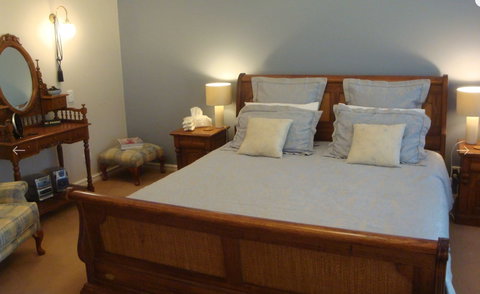 Lanterns Retreat - QLD Tourism 3