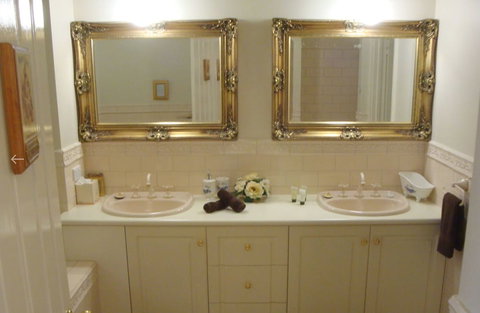 Lanterns Retreat - QLD Tourism 4