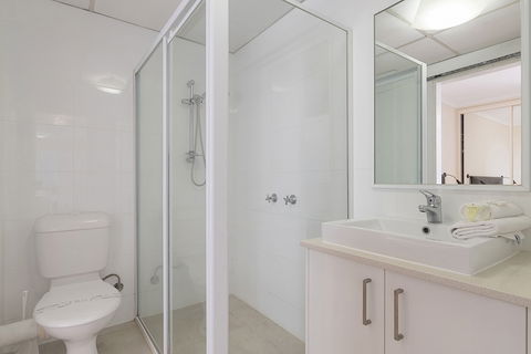 Carlton Apartments - Queensland Tourism 5