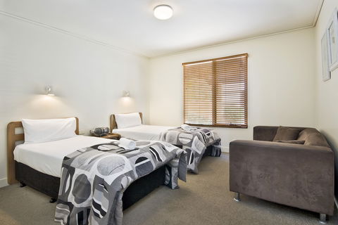 Lornebeach Apartments - QLD Tourism 2