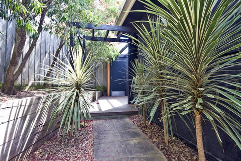 Lornebeach Apartments - QLD Tourism 0