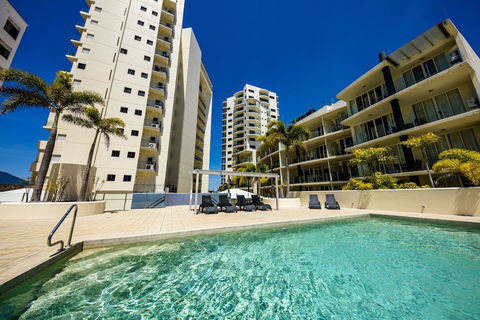Jack & Newell Holiday Apartments - QLD Tourism 5