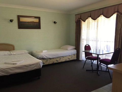 Homestead Motel - Queensland Tourism 6