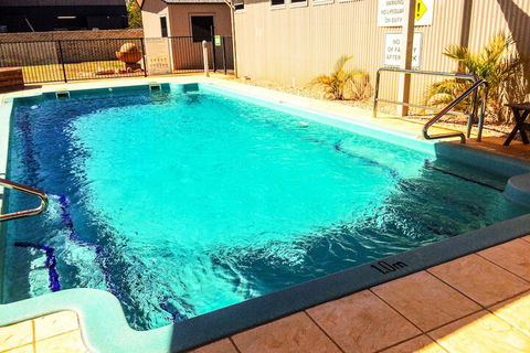 Spinifex Hotel - Queensland Tourism 1