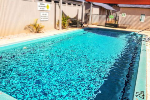Spinifex Hotel - Queensland Tourism 3