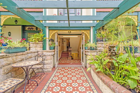 The Charrington Boutique Hotel - QLD Tourism 0