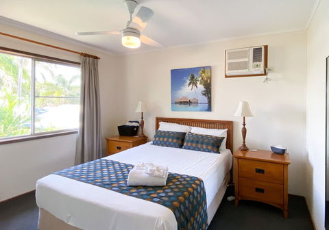 Palm View Holiday Apartments - Queensland Tourism 5