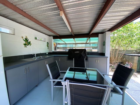 Palm View Holiday Apartments - Queensland Tourism 2