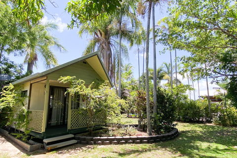 Palm View Holiday Apartments - Queensland Tourism 1