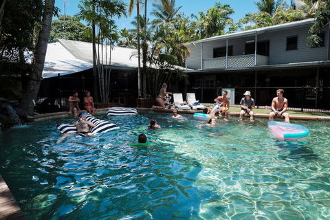 Calypso Inn Backpackers Resort Hostel - QLD Tourism 5