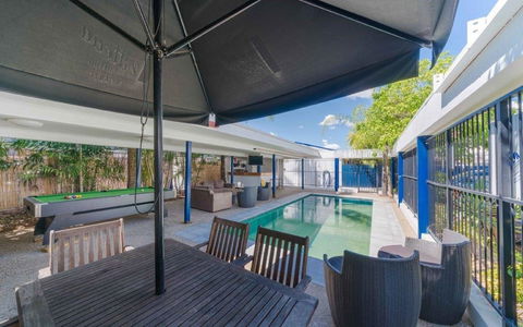 The Cosmopolitan Motel And Serviced Apartments - Queensland Tourism 5
